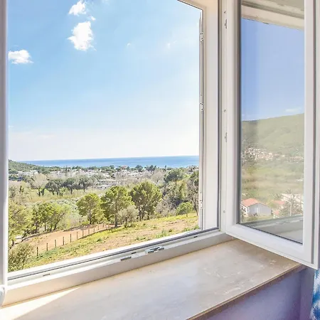 2 Bedroom Stunning In Ogliastro Marina Montecorice